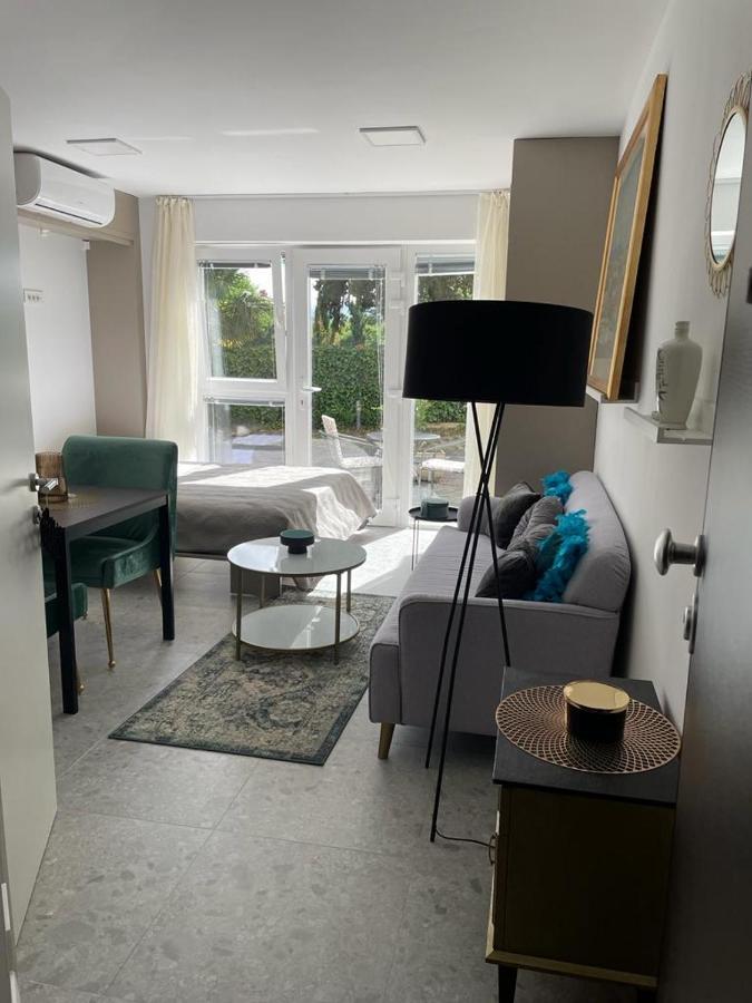 Apartment Deluxe *